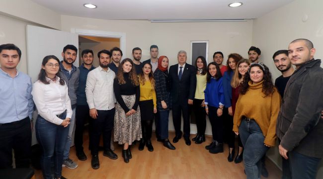 Ege Ekonomik Forum’a Üniversiteli Çıkarması