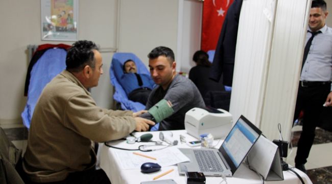 Ödemiş Belediyesi Çalışanlarından Kızılay'a Destek