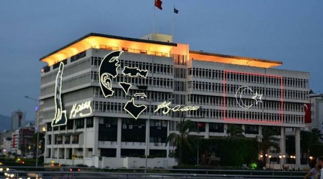 Büyükşehir’de o isimler görevden alındı... Soyer’ revizyon için düğmeye bastı