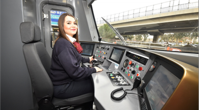 İzmir Metrosu 1 milyar yolcu sınırını aştı