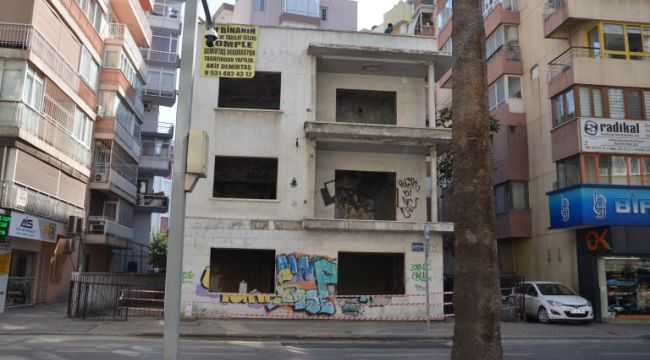 MHP İzmir'e 'milyonluk bina'
