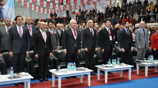 CHP İzmir’in uzun gecesinde neler yaşandı! İşte kongrenin perde arkası!