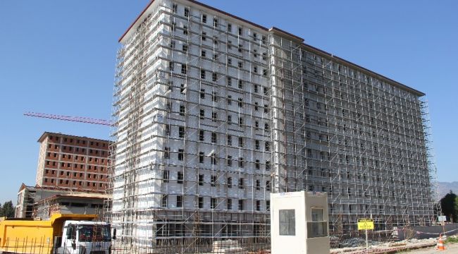 İzmir'de yurt inşaatında çalışan işçi 10. kattan düştü