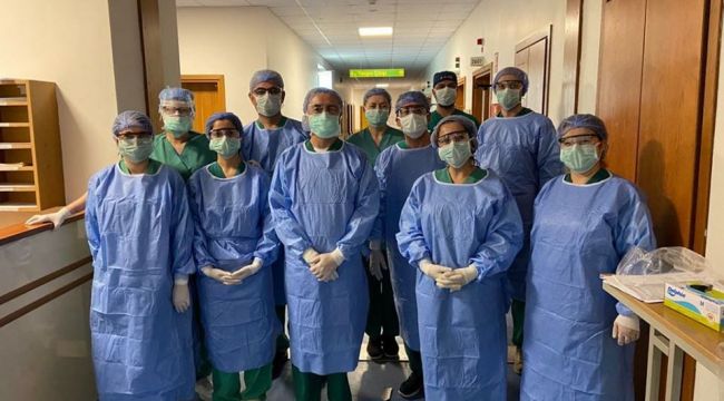 İzmir'de koronavirüsle mücadele eden doktordan korkutan açıklama : 'Ölüm ve vaka sayısında İtalya'dan ilerideyiz'