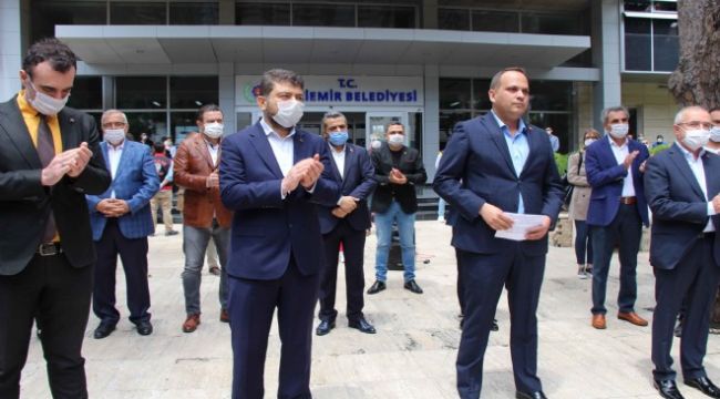 Gaziemir Belediyesi önünde polis hareketliliği
