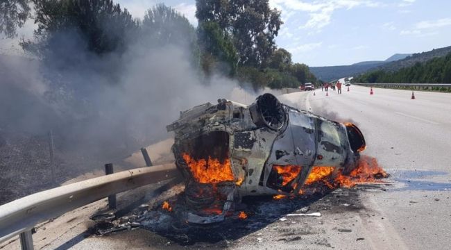 Çeşme otoyolunda kaza: 2 kişi yanarak hayatını kaybetti