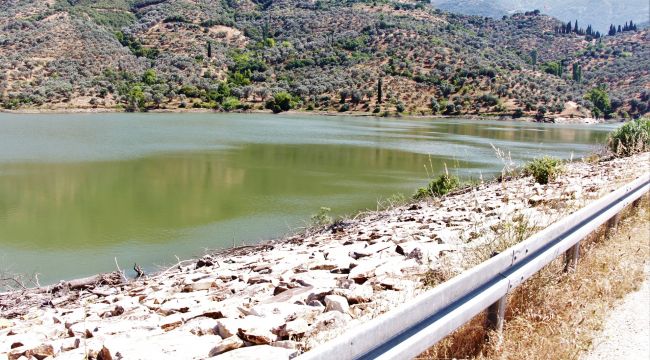 Ödemiş Bademli Barajı’nda tasarruflu sulama sürüyor