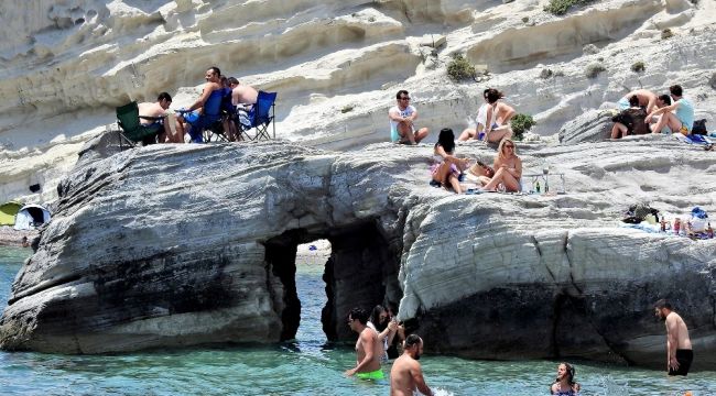 Alaçatı Delikli Koy "jeosit alan" ilan ediliyor