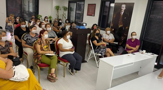 CHP Karabağlar'dan "İstanbul Sözleşmesi" sunumu