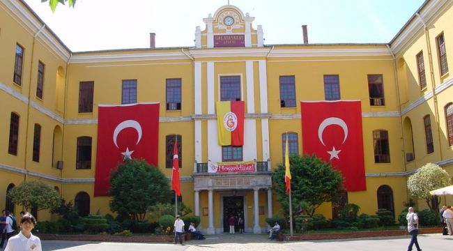 Galatasaray Lisesi'nden Yeni Akit'e sert tepki: Dil uzatanların asıl amaçları ortada