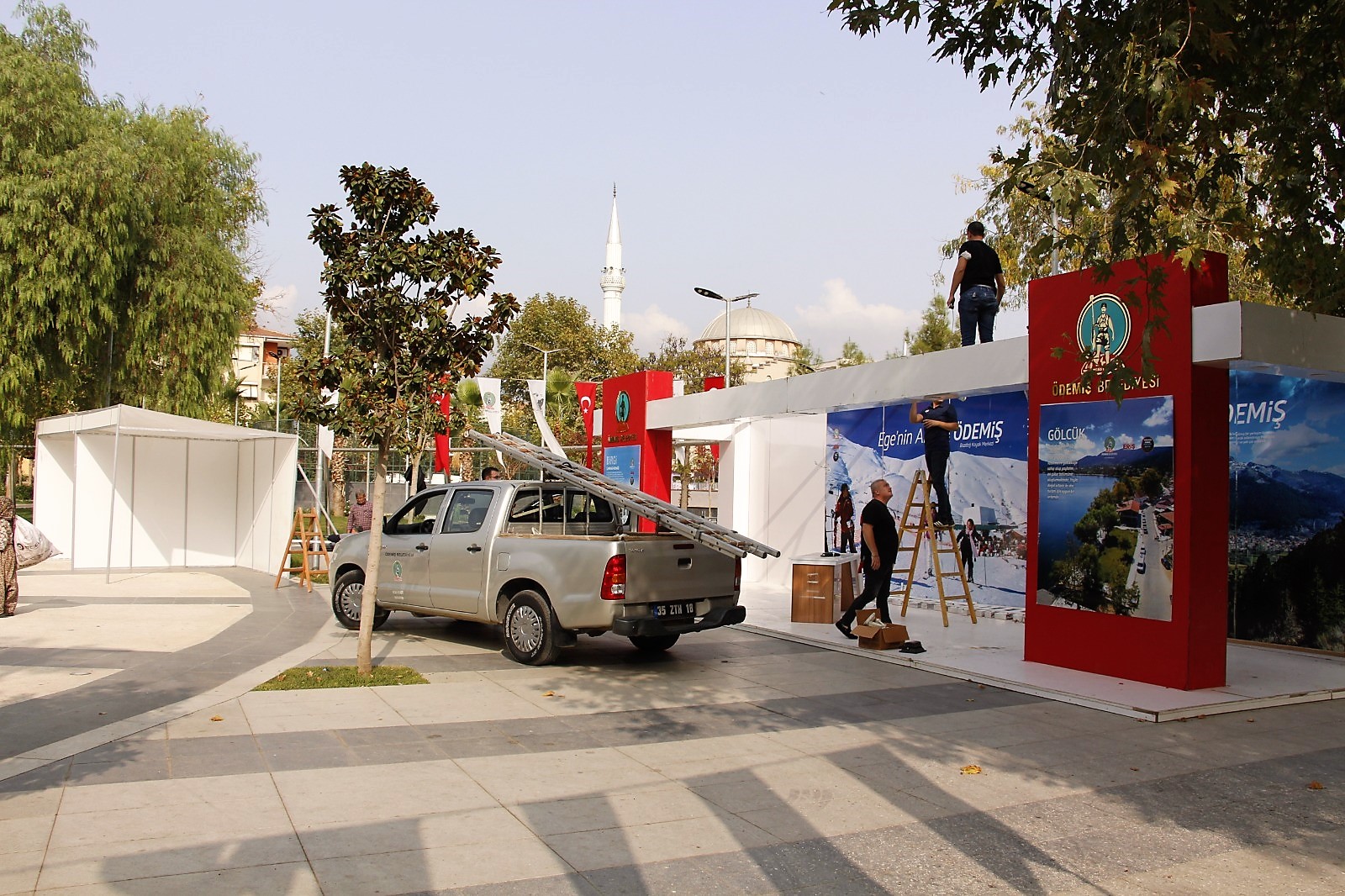 Ödemiş Belediyesi'nden Cumhuriyet Bayramı'na özel fotoğraf çekim standı 