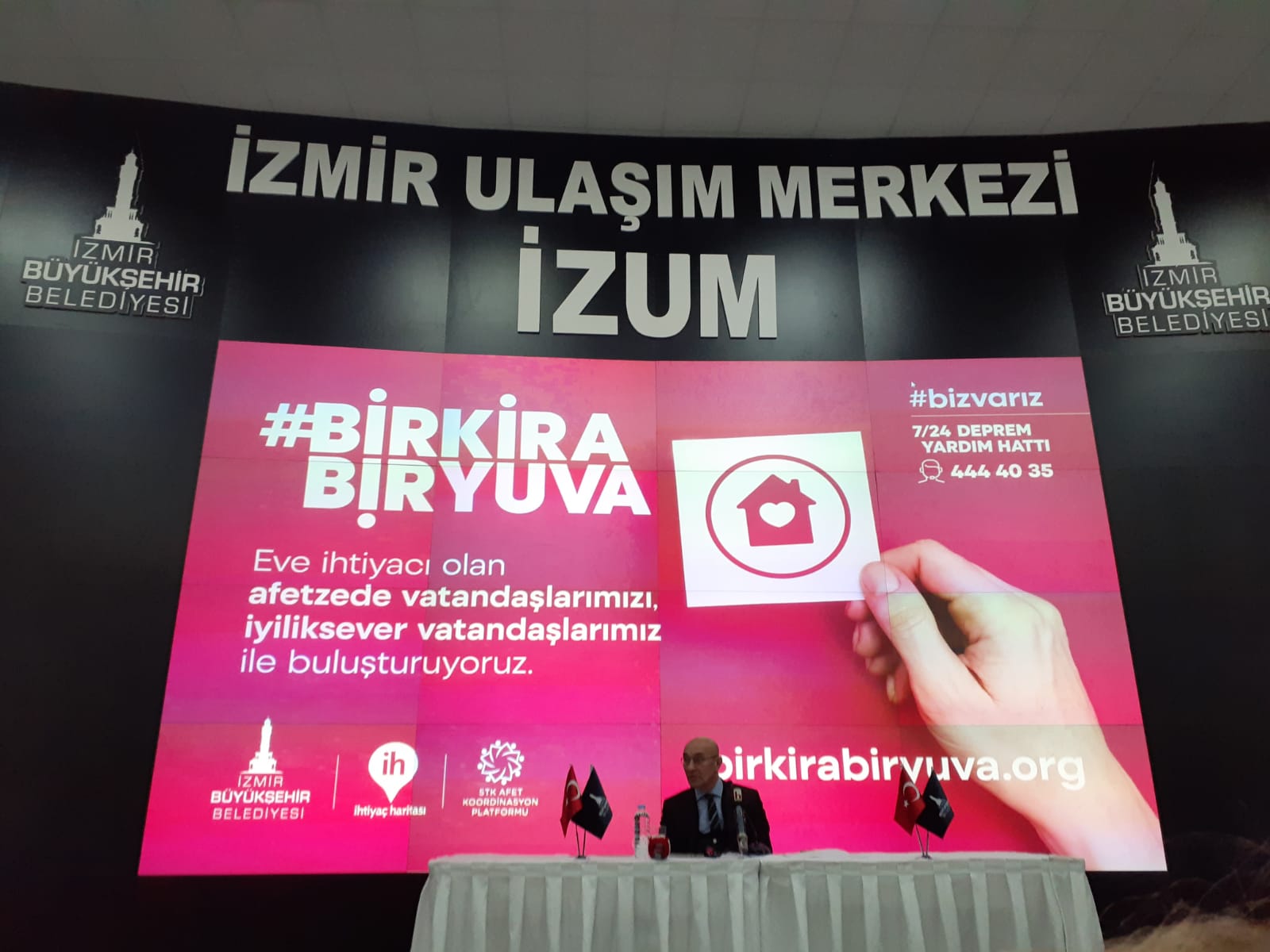 Başkan Soyer'den yeni kampanya: "Bir Kira bir Yuva"