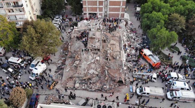 Enkaz altında kalan vatandaşlardan 112'ye yürek yakan telefonlar!