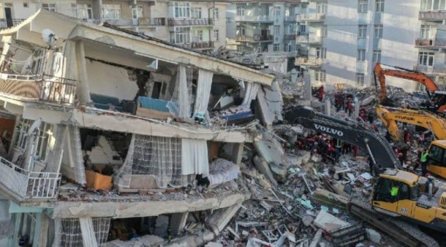 İzmir için korkutan uyarı: 'Hareketlilik devam ediyor, daha büyük deprem gelebilir'