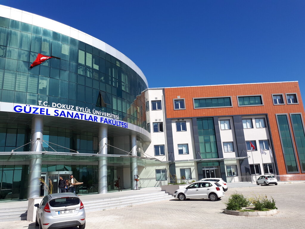 DEÜ'de dekan vekili kendi kendini bölüm başkanlıklarına atadı!