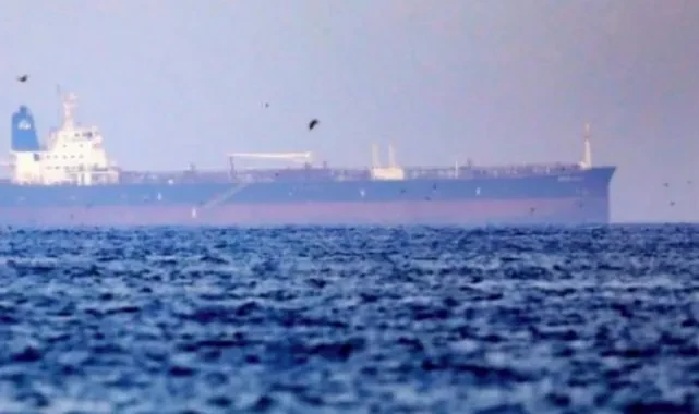 İzmir’e petrol getiren tankerle bağlantı kesildi