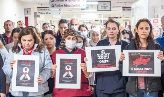 6 Şubat depreminde hayatını kaybedenler İzmir’de anıldı