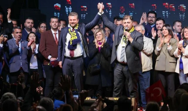 Buca'da miting gibi çifte açılış