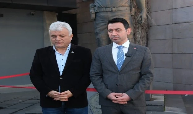 CHP Bayraklı Adayı Önal 'Rıza Bey Apartmanı' davasına katıldı, ailelere destek oldu