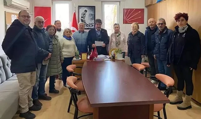 CHP Foça İlçe Başkanı ve yönetiminden meclis listesi istifası