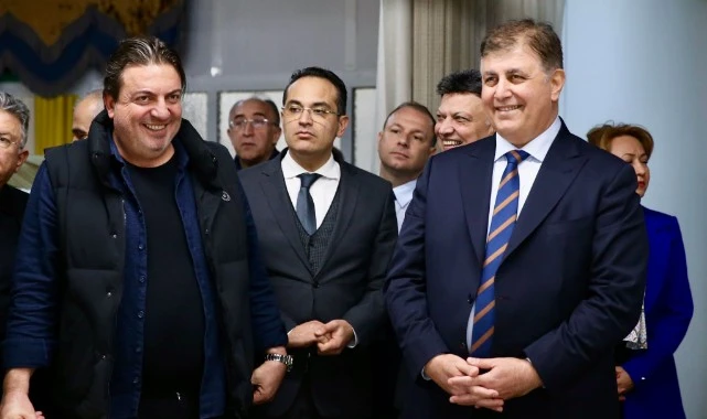 CHP’li Cemil Tugay: Bu şehir Dr. Behçet Uz’u belediye başkanı yaptı bir de Dr. Cemil Tugay olsun