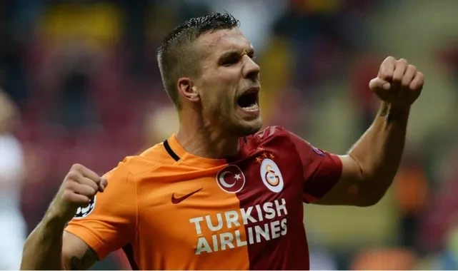Ünlü futbolcu Lukas Podolski döner kralı oldu! Paraya para demiyor