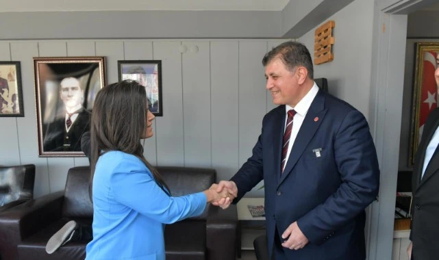 Başkan Tugay’dan Demokrat Partili rakibine nezaket ziyareti