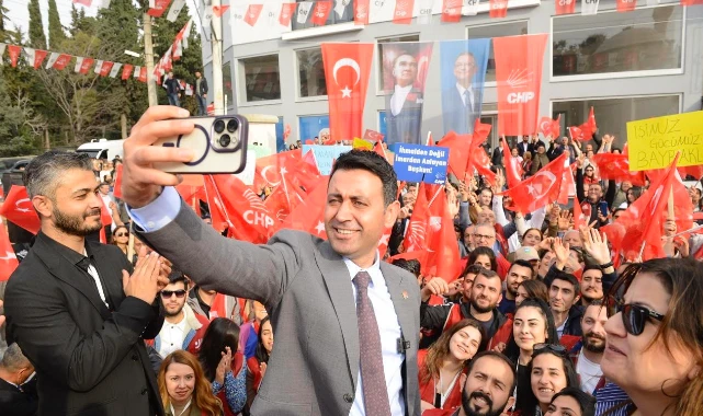 CHP Bayraklı Adayı İrfan Önal: Bayraklı da İzmir de bizim kalacak!