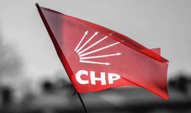 CHP'li aday sandık başında hayatını kaybetti. Kalp krizi geçiren CHP'li meclis üyesi adayı yaşamanı yitirdi