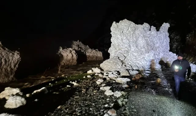 Faciadan kıl payı dönüldü. Belediye başkanının konvoyunun önüne çığ düştü!