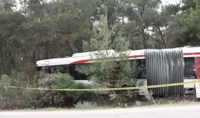 İzmir'de TIR ile belediye otobüsü çarpıştı... Ölü ve yaralılar var