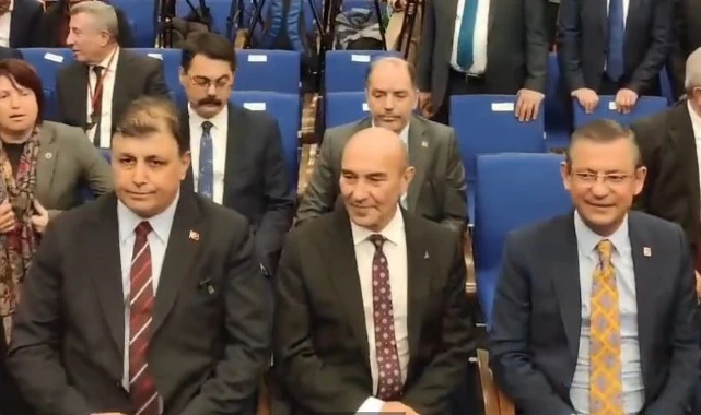 Özgür Özel İzmir'e geldi! Tugay ve Soyer aynı karede
