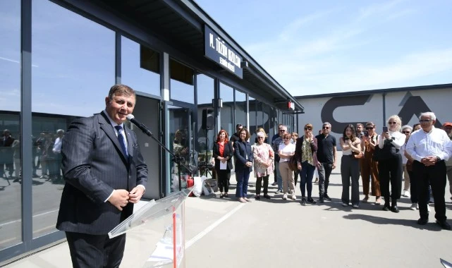 Başkan Tugay’ın Karşıyaka’daki son açılışı seramik atölyesi oldu