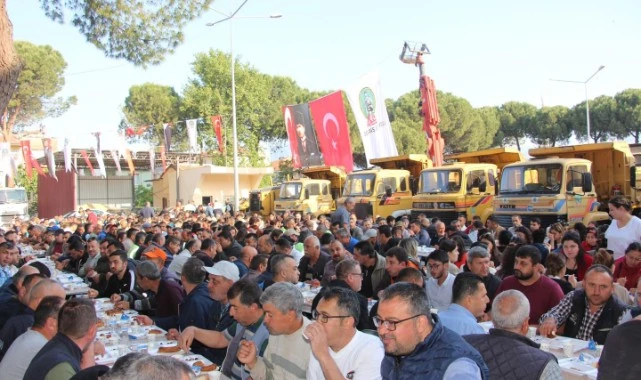 Belediye emekçilerine bayram hediyesi