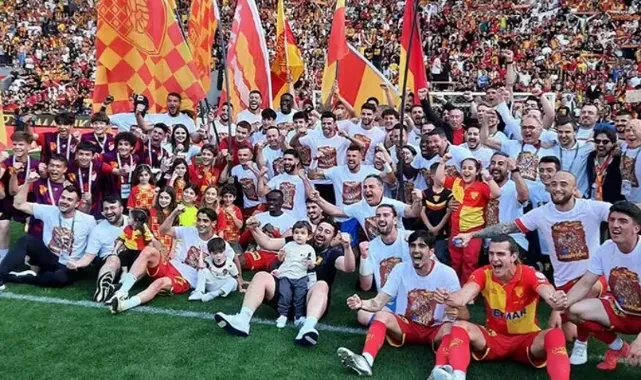 Göztepe, yeniden Süper Lig'e yükseldi! İzmir'de büyük coşku