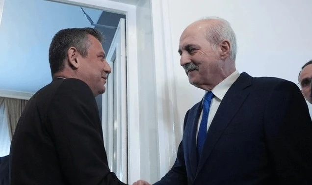 Meclis Başkanı Numan Kurtulmuş ilk ziyareti CHP lideri Özgür Özel'e yaptı