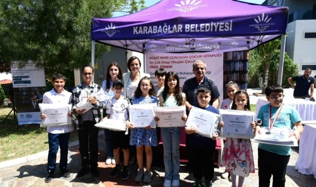 Başkan Kınay çocuklardan söz aldı: Okumaktan ve yazmaktan vazgeçmeyin