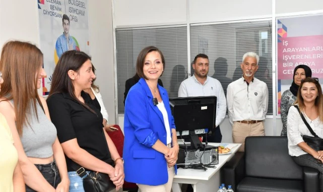 Başkan Kınay sözünü tuttu: Karabağlar'da işsizlikle mücadelede yeni dönem başladı