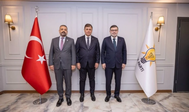 Başkan Tugay AK Parti İl Başkanlığı ziyaretinde iş birliği mesajı verdi