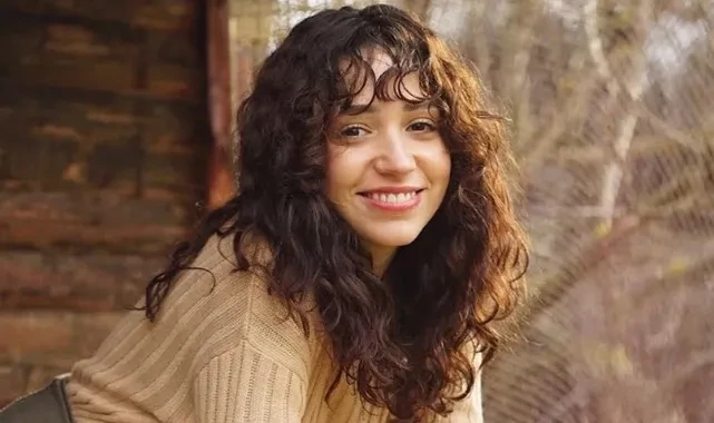 Dantel geceliğini giyip kayda girdi. Zeynep Bastık'ın o pozları sosyal medyanın gündemine oturdu