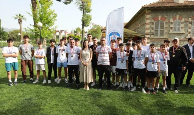 Filiz Başkan Başarılı Sporcuları Tebrik Etti:  Her Birinizle Gurur Duyuyorum