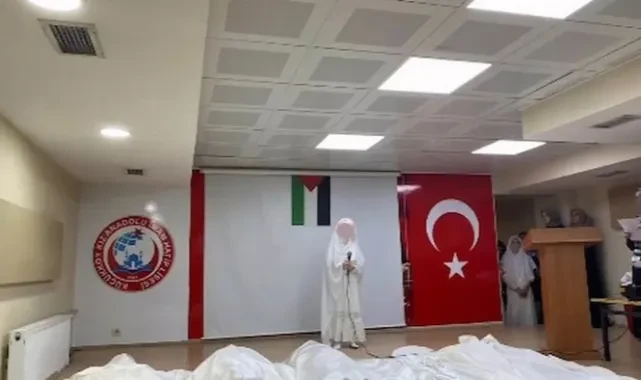 Öğrencilere kefenli gösteri yaptırıldı