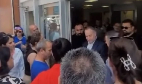 Çiğli'de işten çıkarılan işçilerden eylem! Niyazi Arslan'a tepki gösterdiler