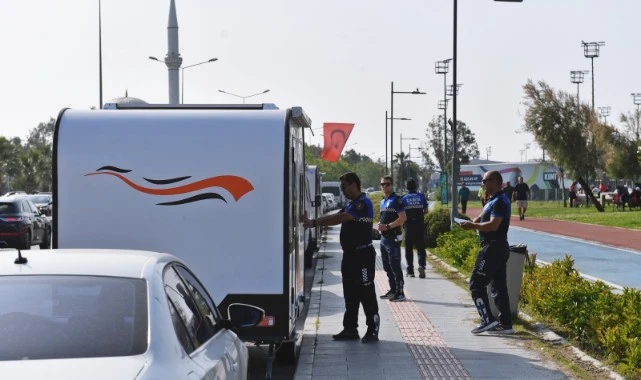 İnciraltı ve Karşıyaka’da 433 karavan tahliye edildi