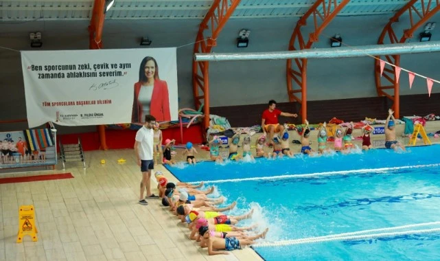 Karşıyaka Belediyesi ‘Yaz Spor Okulları’nı açtı 