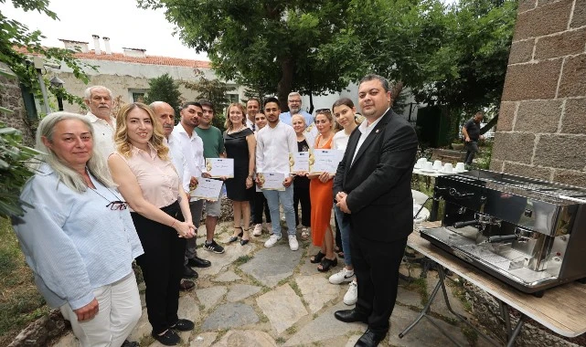 Konak’ta sertifika gururu: Genç Romanlar barista oldu