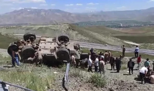 Zırhlı askeri araç şarampole devrildi! Yaralı askerler var