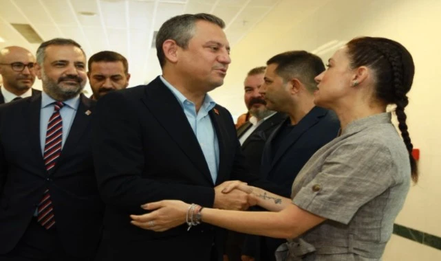 CHP Lideri Özel İzmir'e geldi: 'Geçmiş olsun' ziyareti