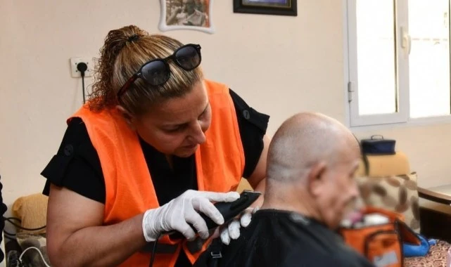 Çiğli’de Kişisel Bakım Hizmeti Yüzleri Güldürüyor
