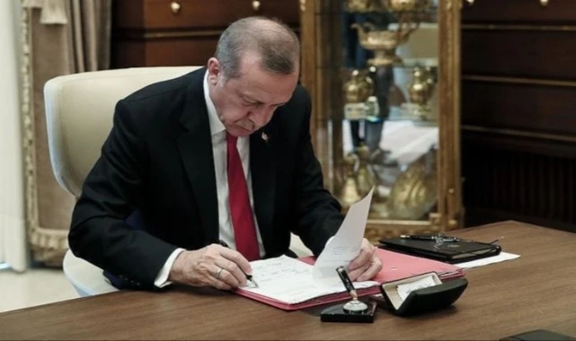 Erdoğan imzaladı: Görevden alma kararları Resmi Gazete'de